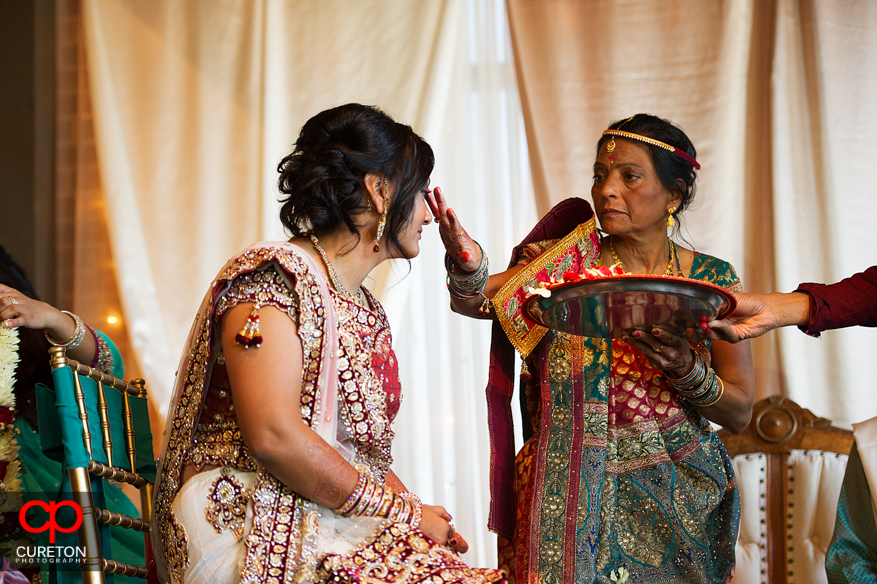 Bride and her mother during the Indian ceremony.