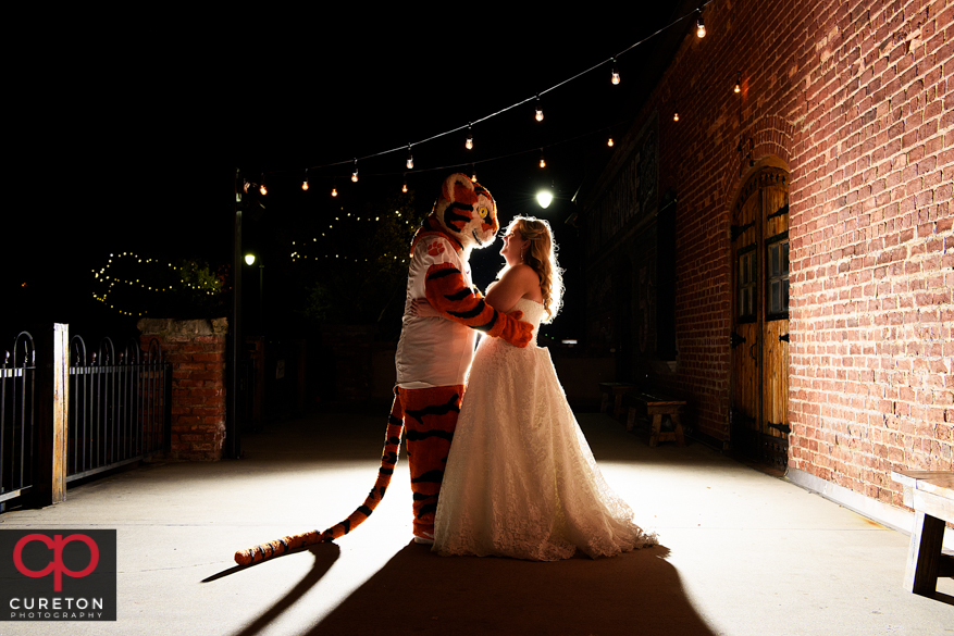 Old Cigar Warehouse Wedding – Brandi + Alex – Greenville,SC Wedding Photographer