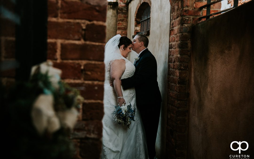 December Winter Wedding at The Old Cigar Warehouse – Melissa + Jacob