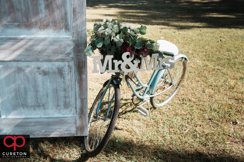 Vintage bicycle at the wedding.