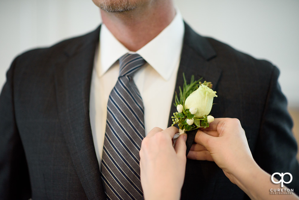 Elegant backyard wedding in the springtime in Greenville,SC.