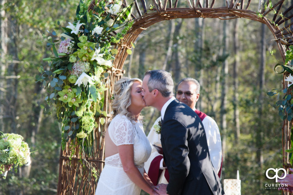 Elegant backyard wedding in the springtime in Greenville,SC.