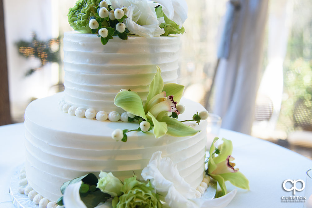 Elegant backyard wedding in the springtime in Greenville,SC.