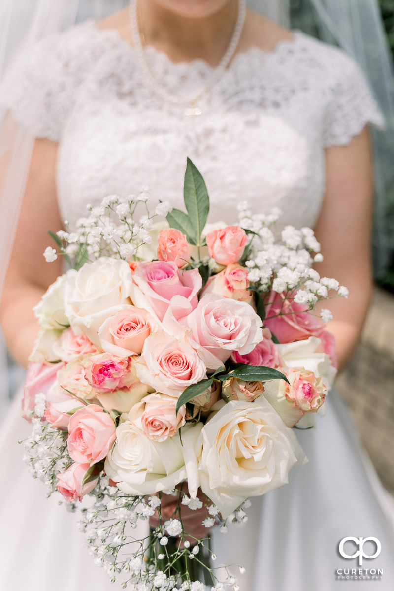 Bride's amazing bouquet by events by Hazelnuts.