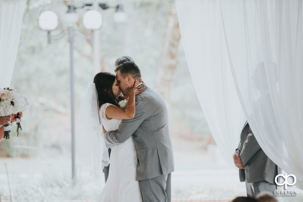 Outdoor wedding ceremony at Embassy Suites.