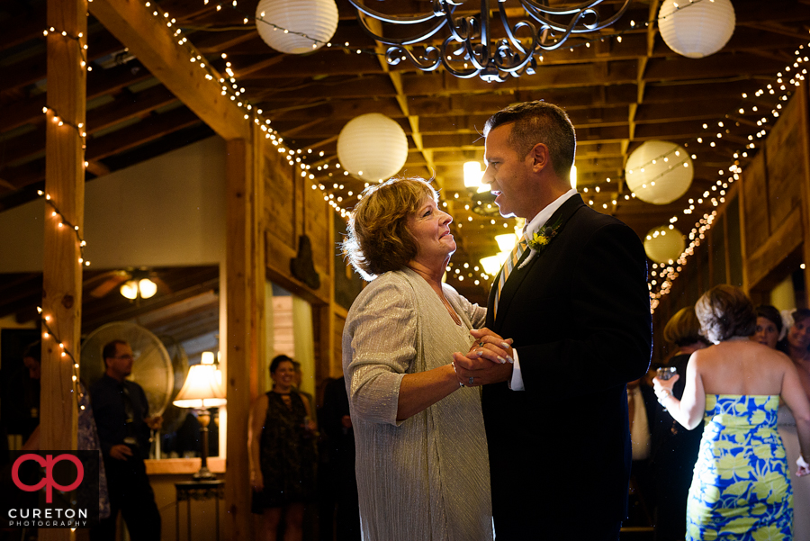 Groom mother dance.