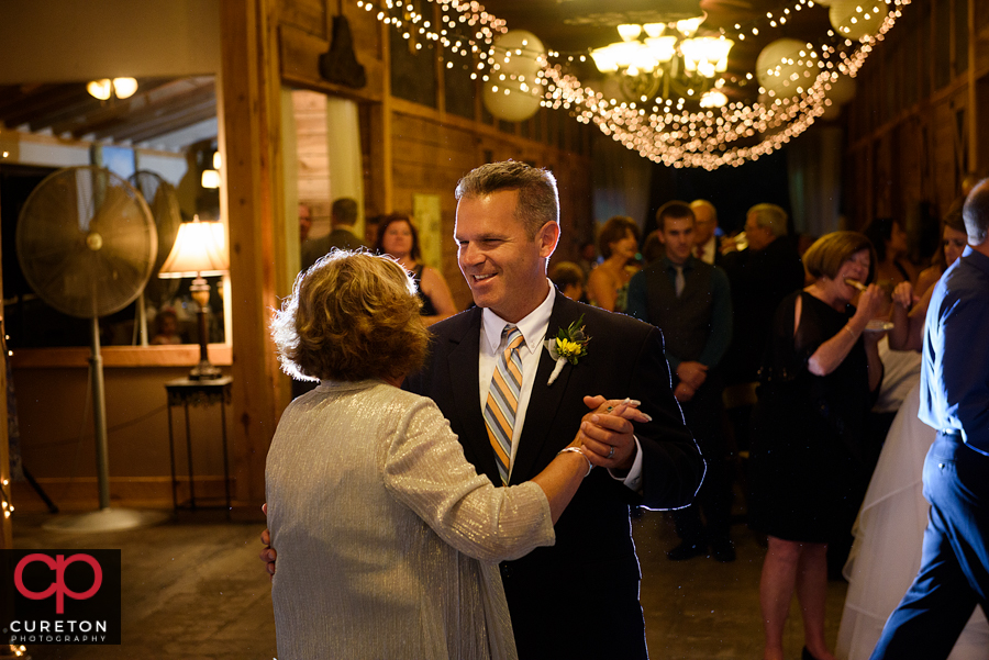 Groom mother dance.