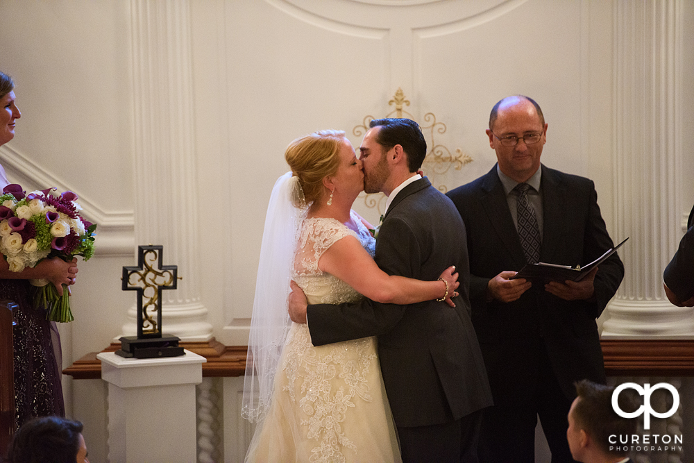 First kiss at the ceremony.