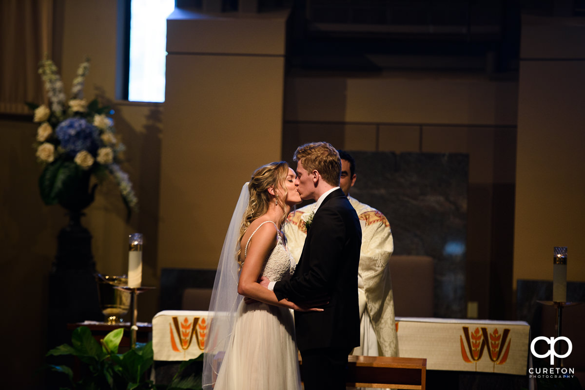 First kiss at the ceremony.