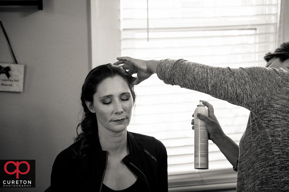 Bride getting ready for her wedding in Greenville South Carolina.